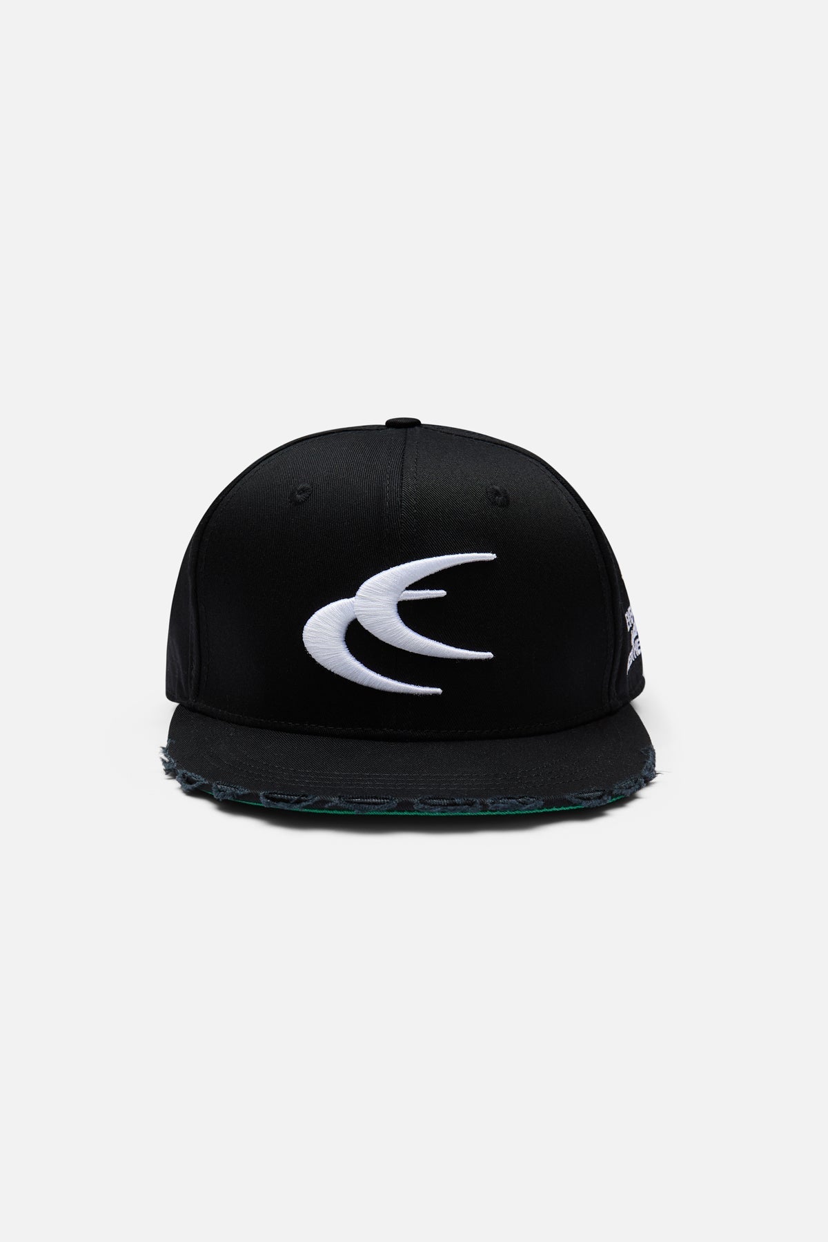 Gorra negra ajustada SCFF