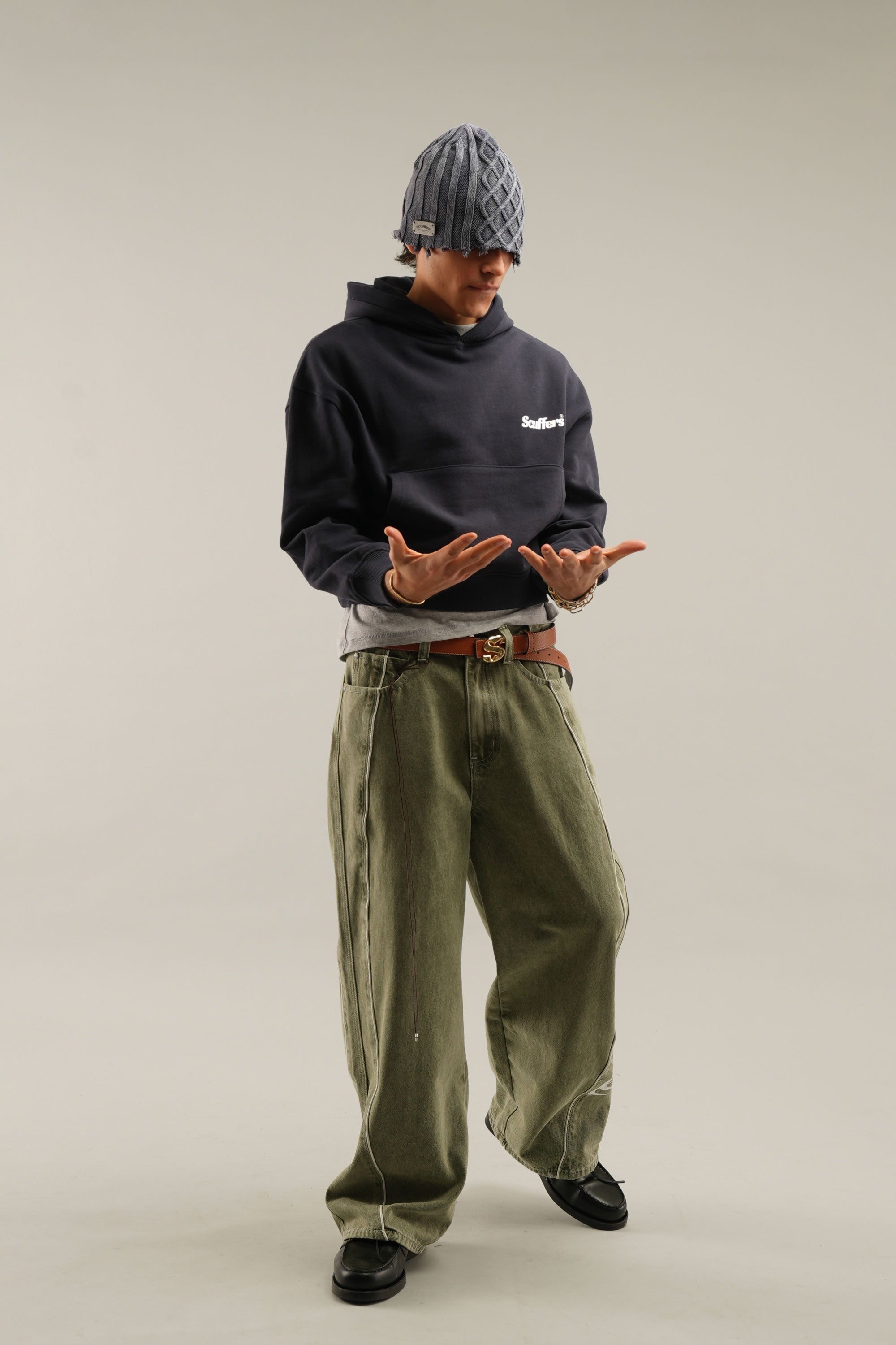 Sudadera con capucha oscura Belty