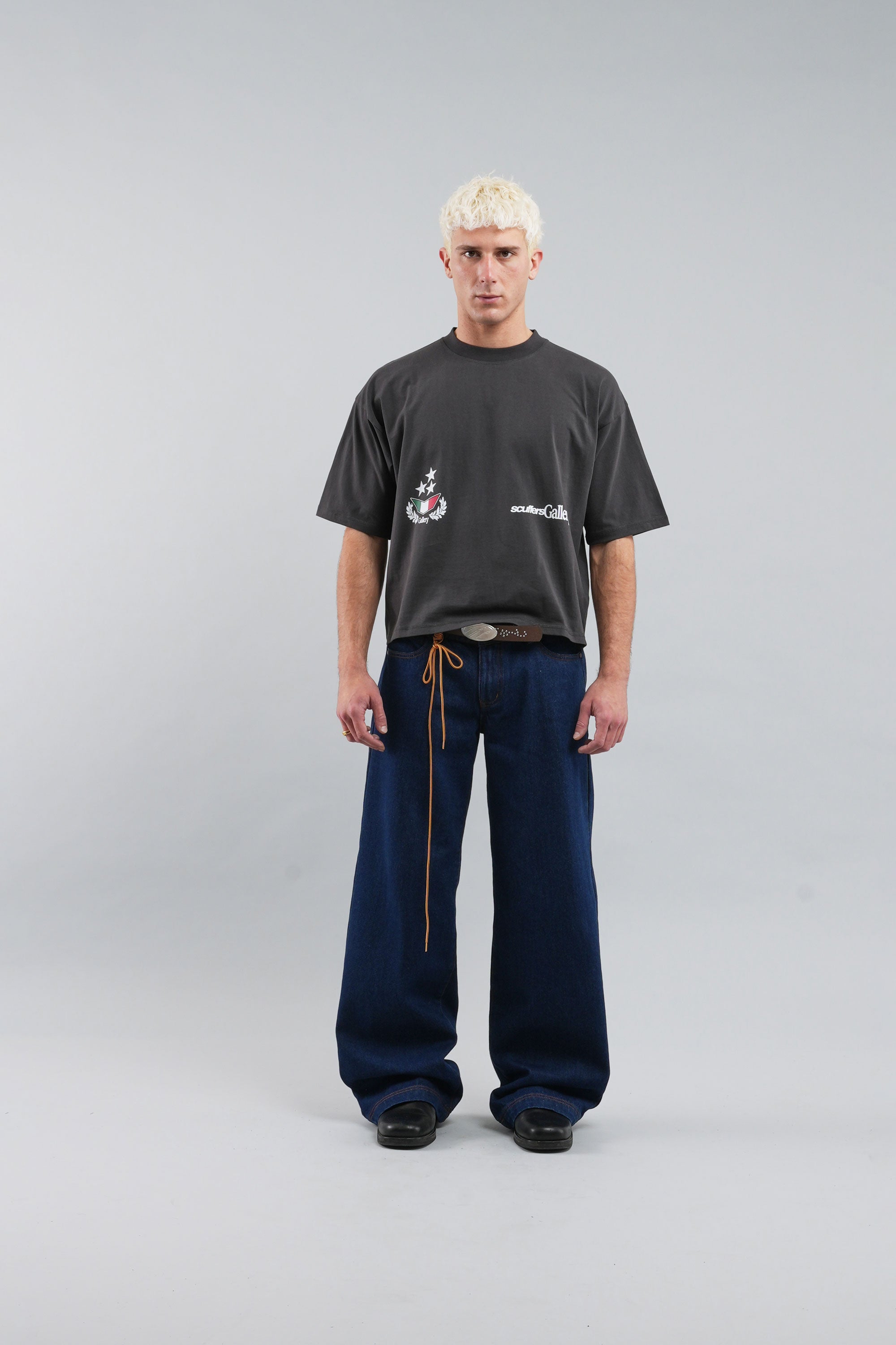 Camiseta oscura Romeo