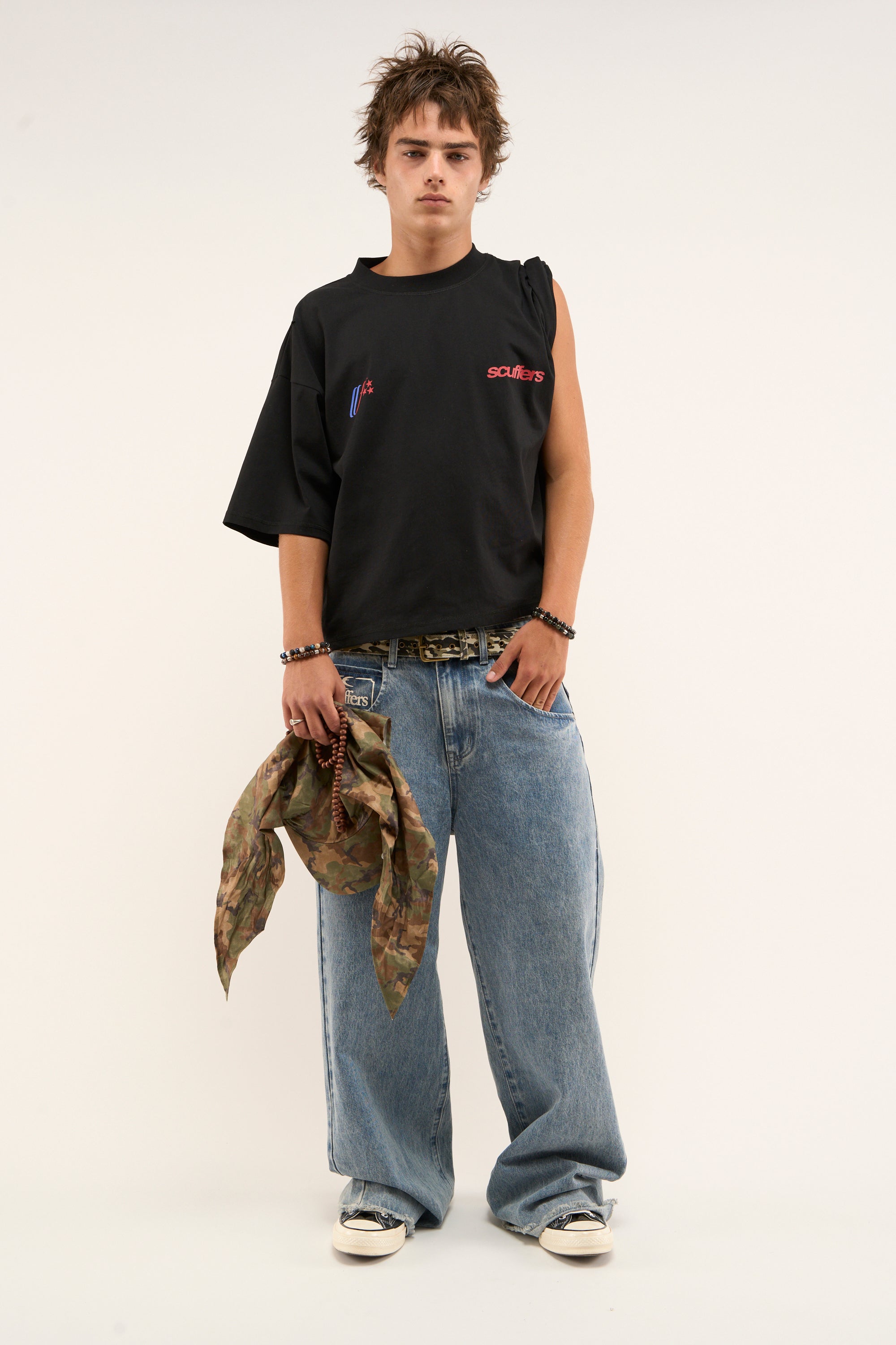 Camiseta negra de la nación