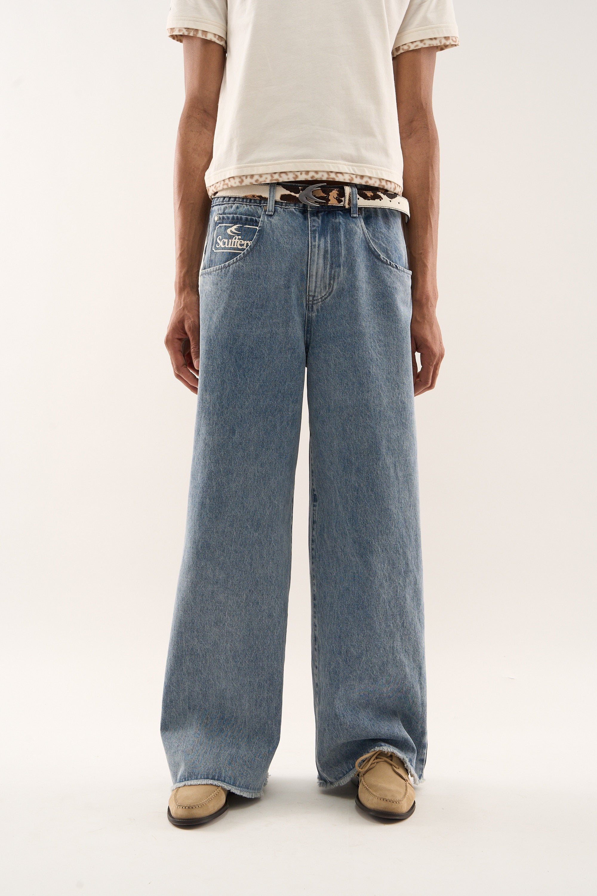 Pantalones azules traviesos