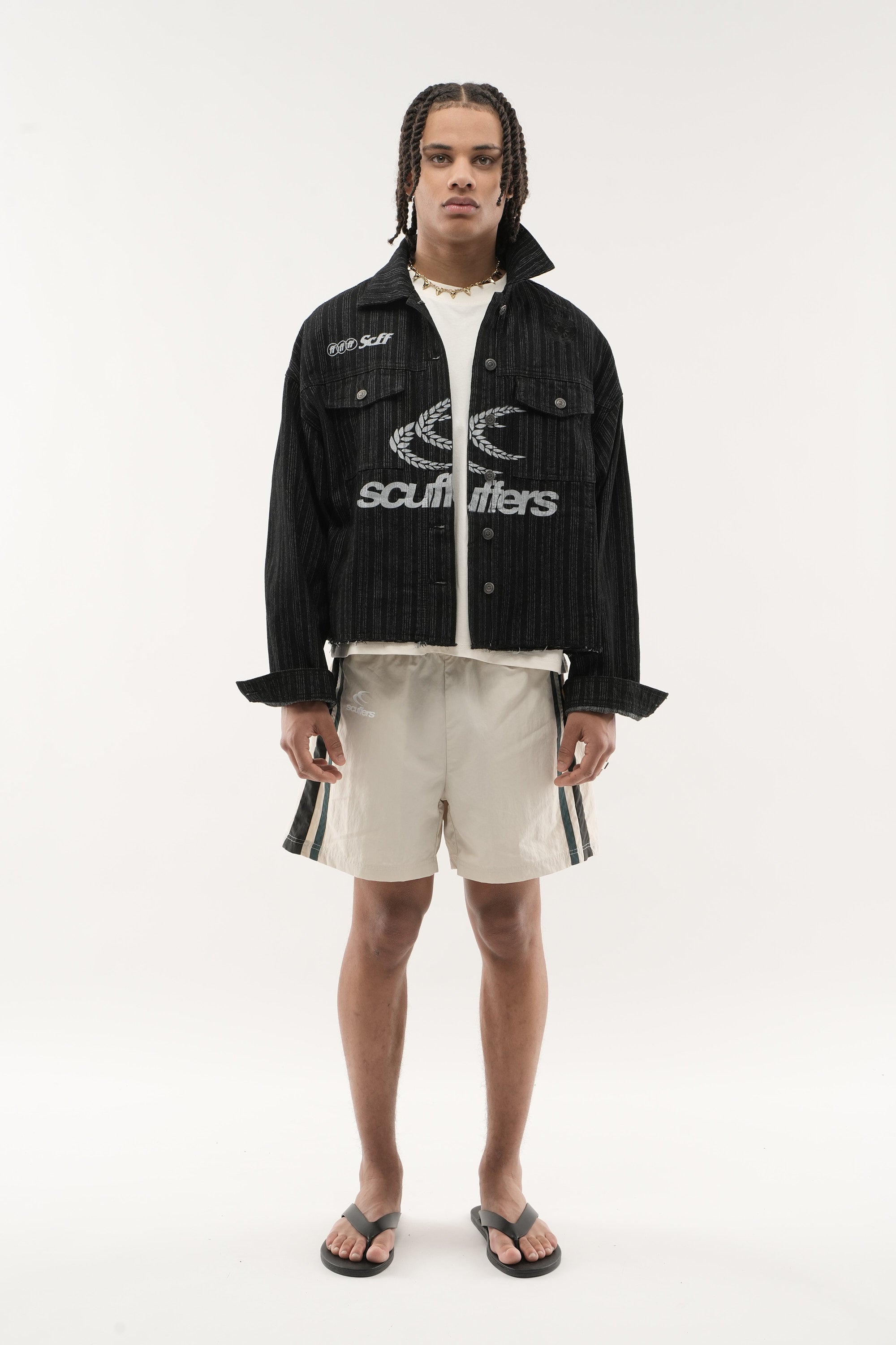 Chaqueta oscura Bonito