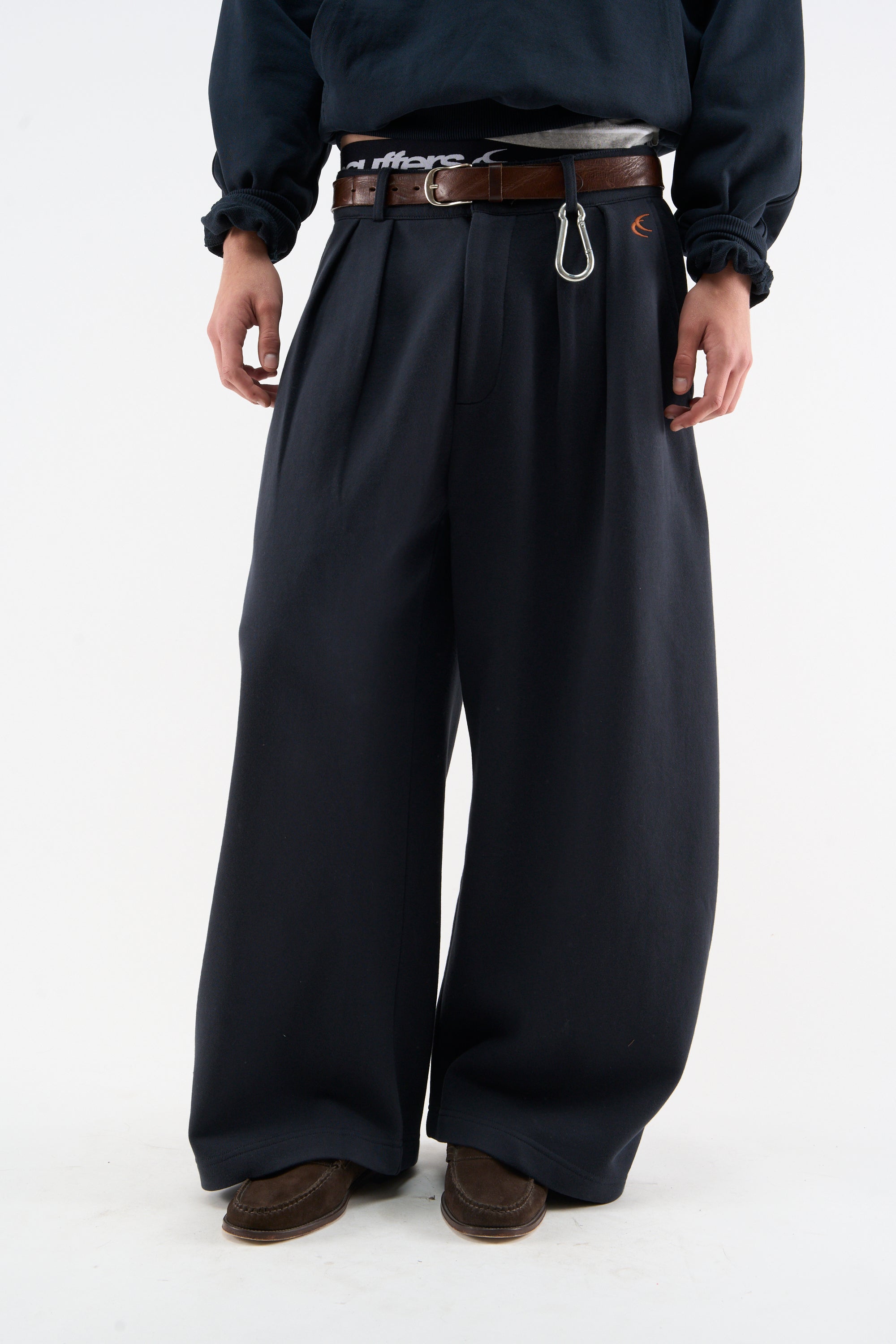 Pantalones deportivos azul marino Shell