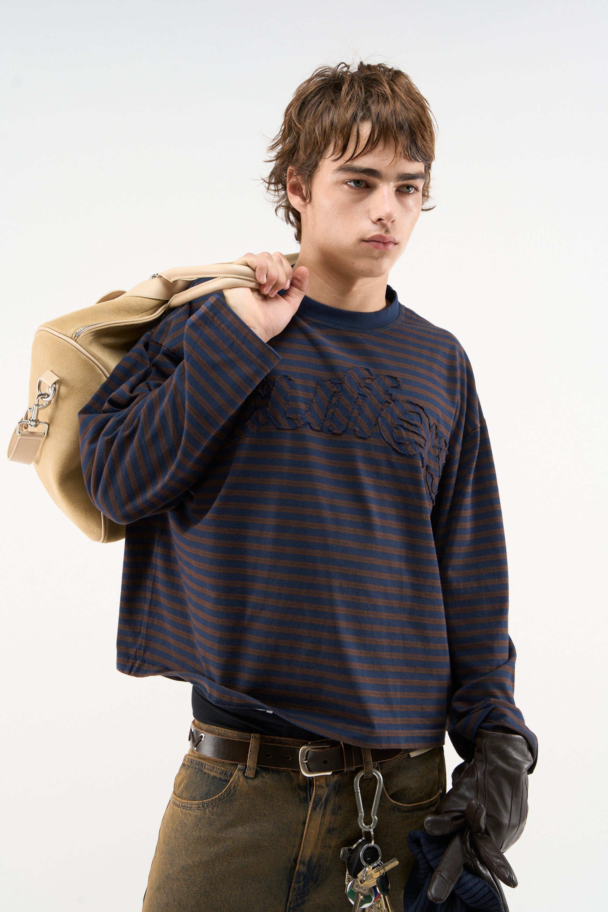 Camiseta de manga larga marrón a rayas sin rematar