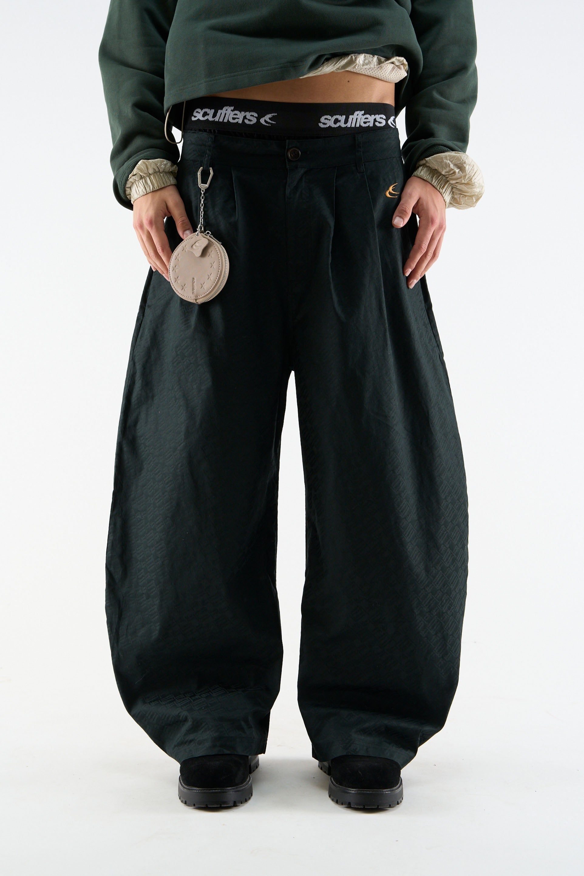 Pantalones negros Monogram Shell