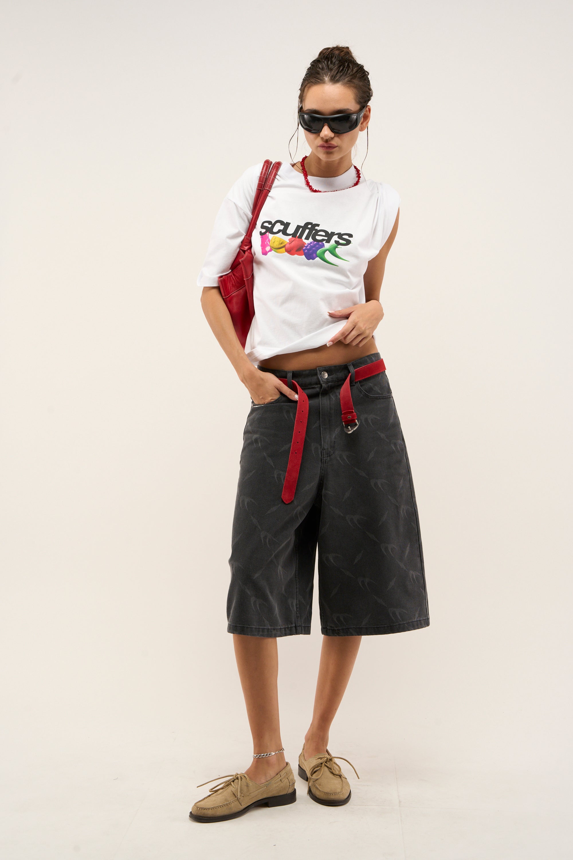 Camiseta blanca gomosa