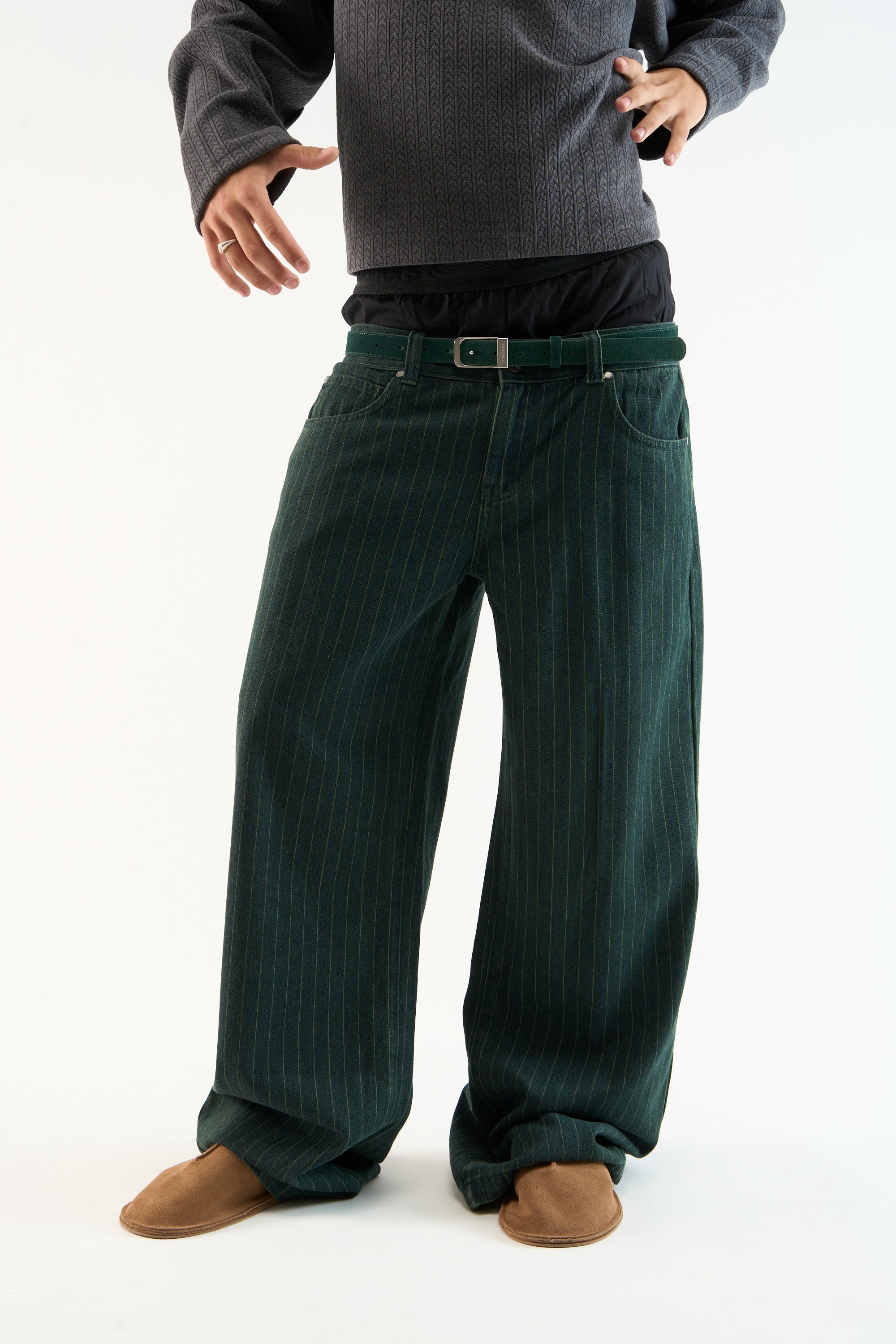 Pantalones Carrie Green de raya diplomática