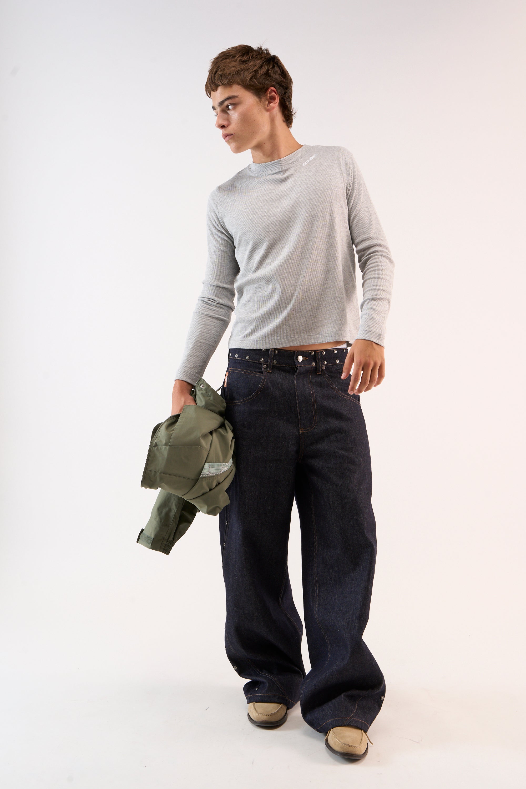 Camiseta de manga larga gris quemada