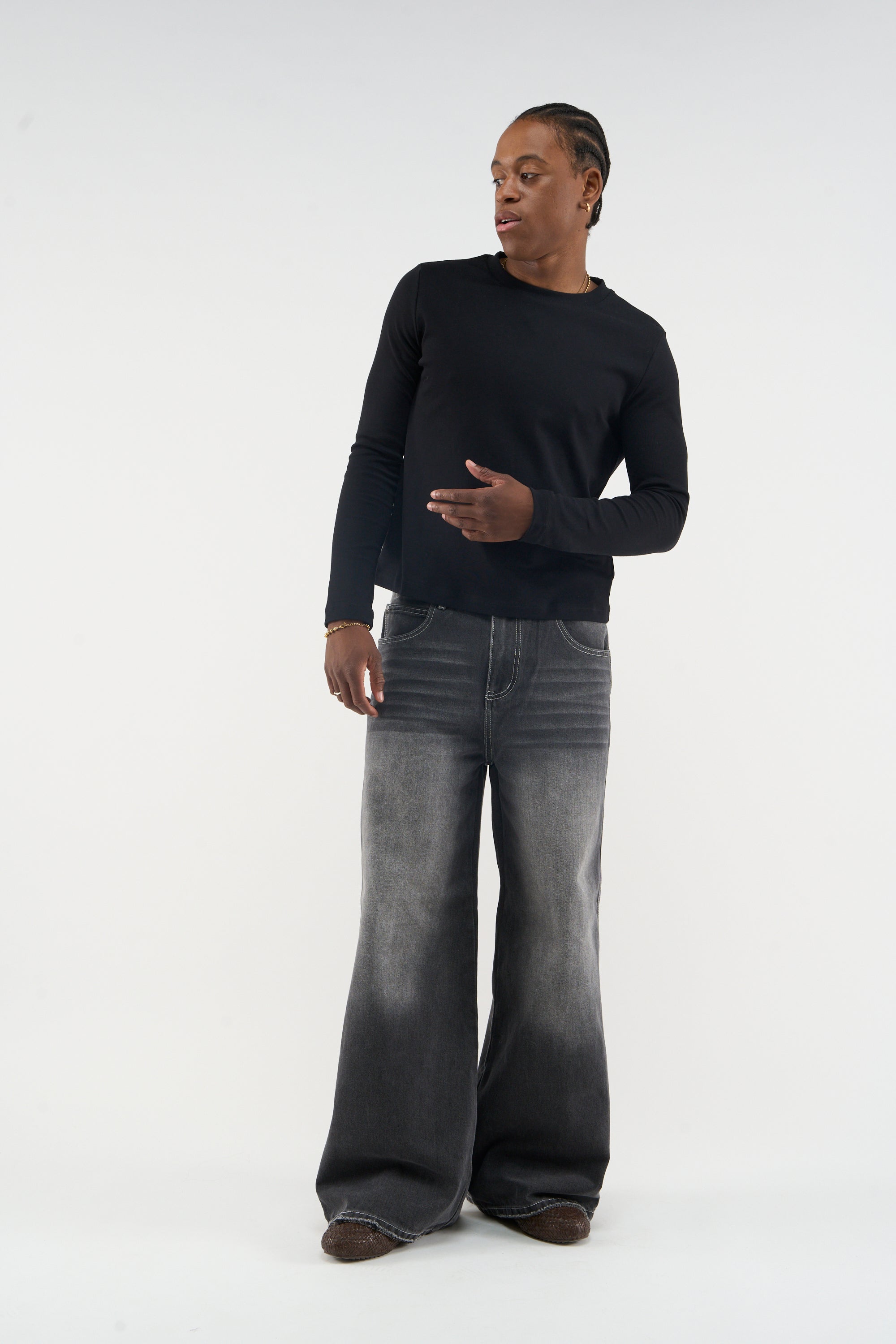 Pantalones grises con cremallera