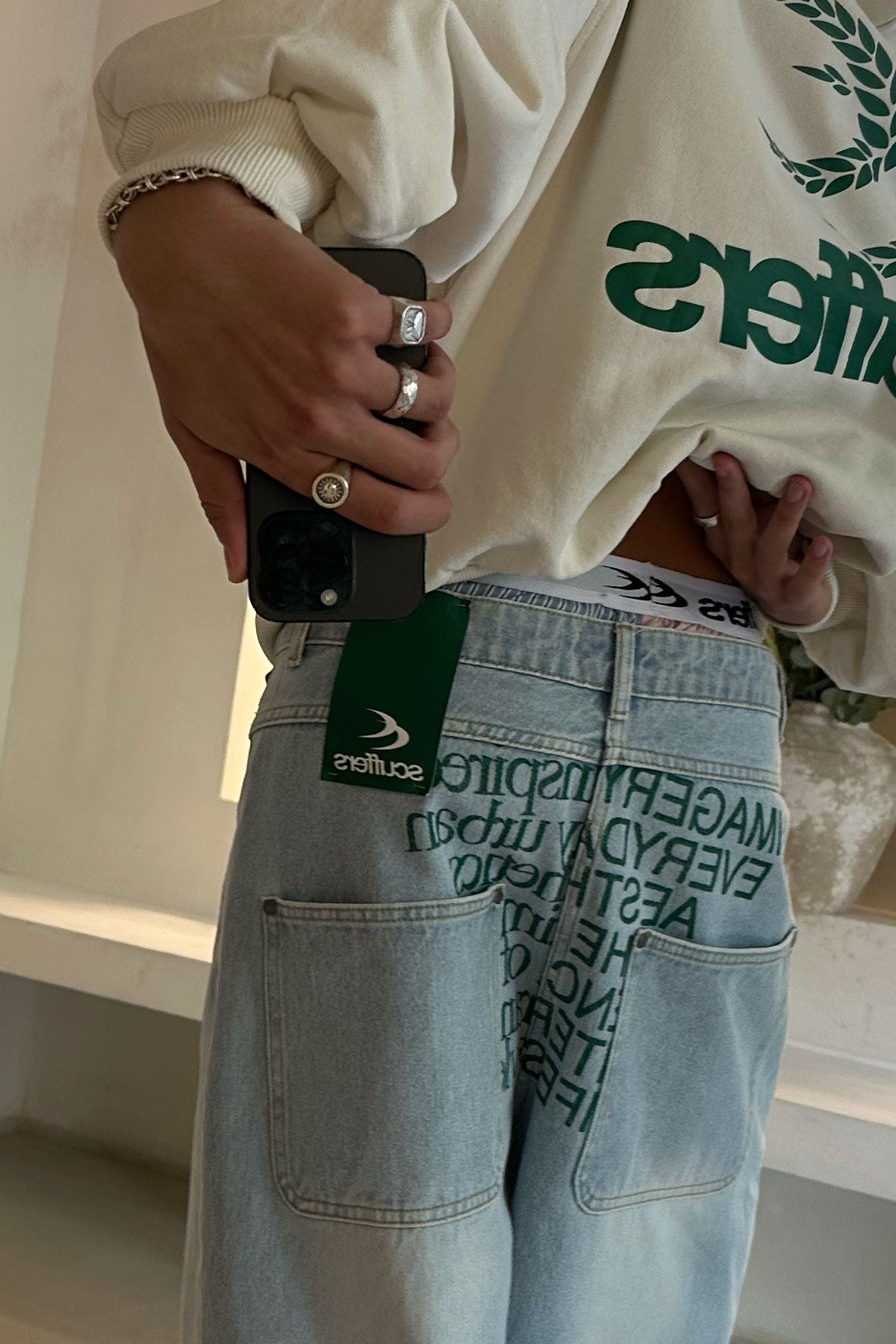 Pantalones azul claro de Hollywood