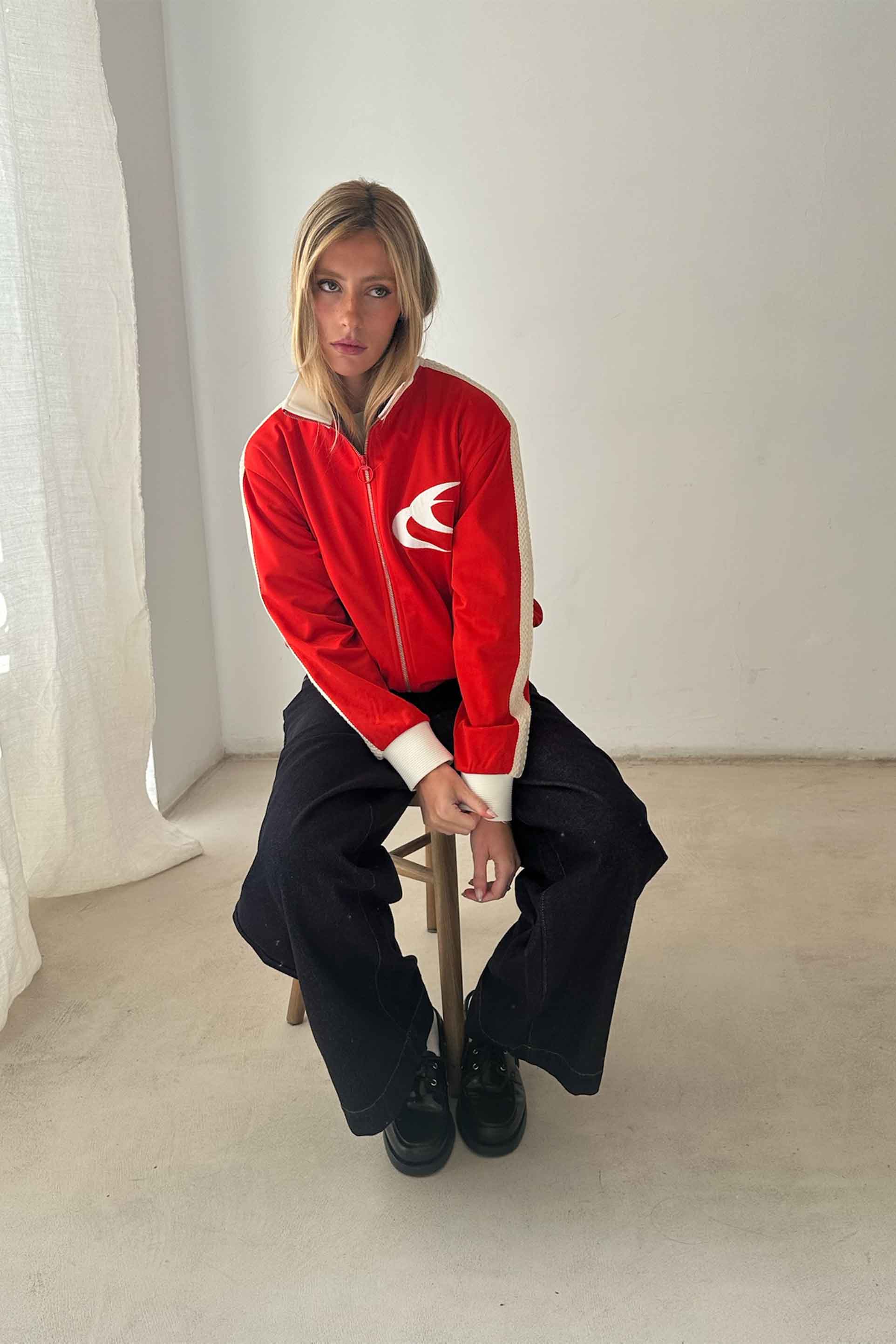 Galería Chaqueta de traje roja