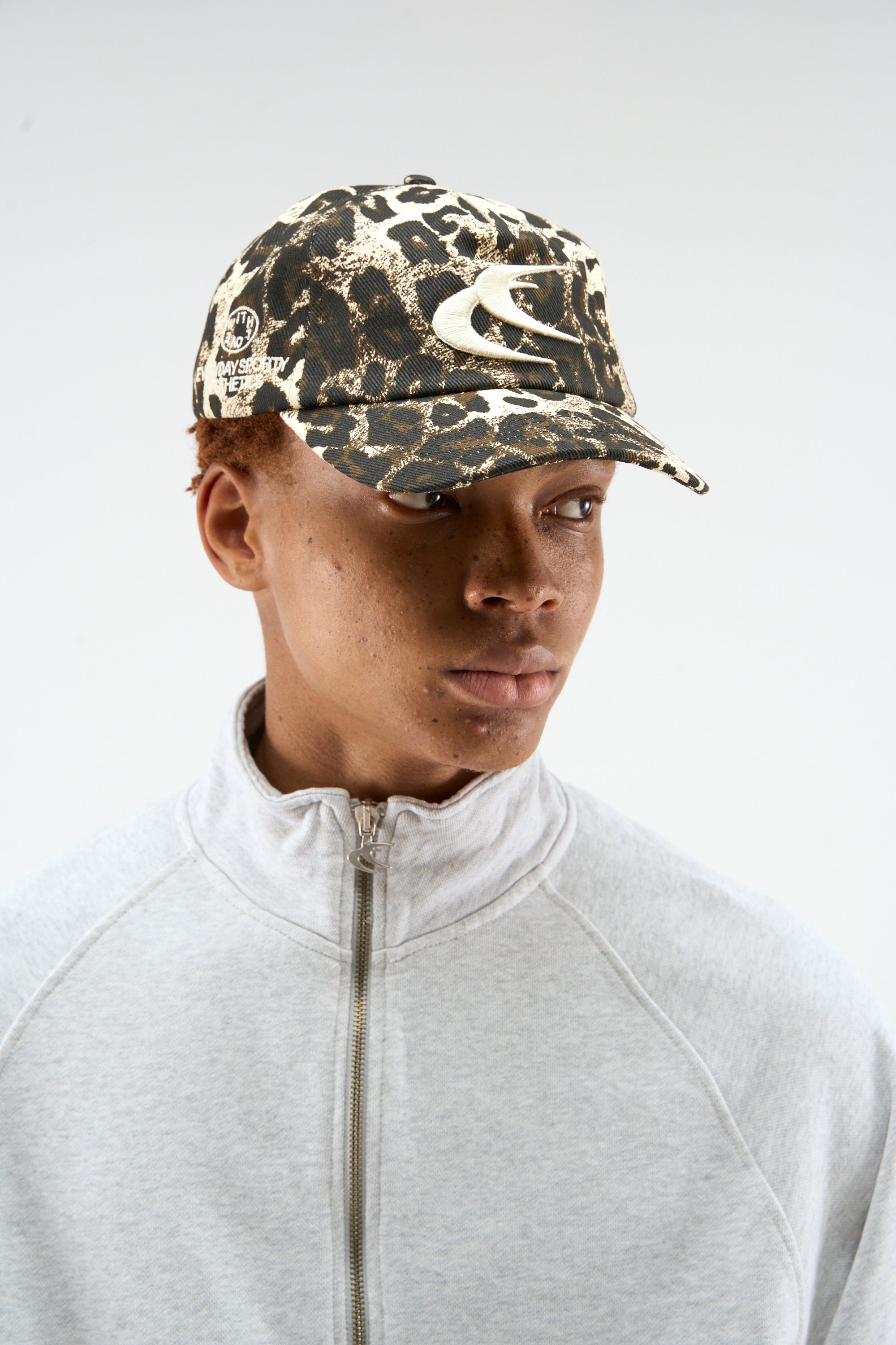 Gorra de leopardo marrón Dogear