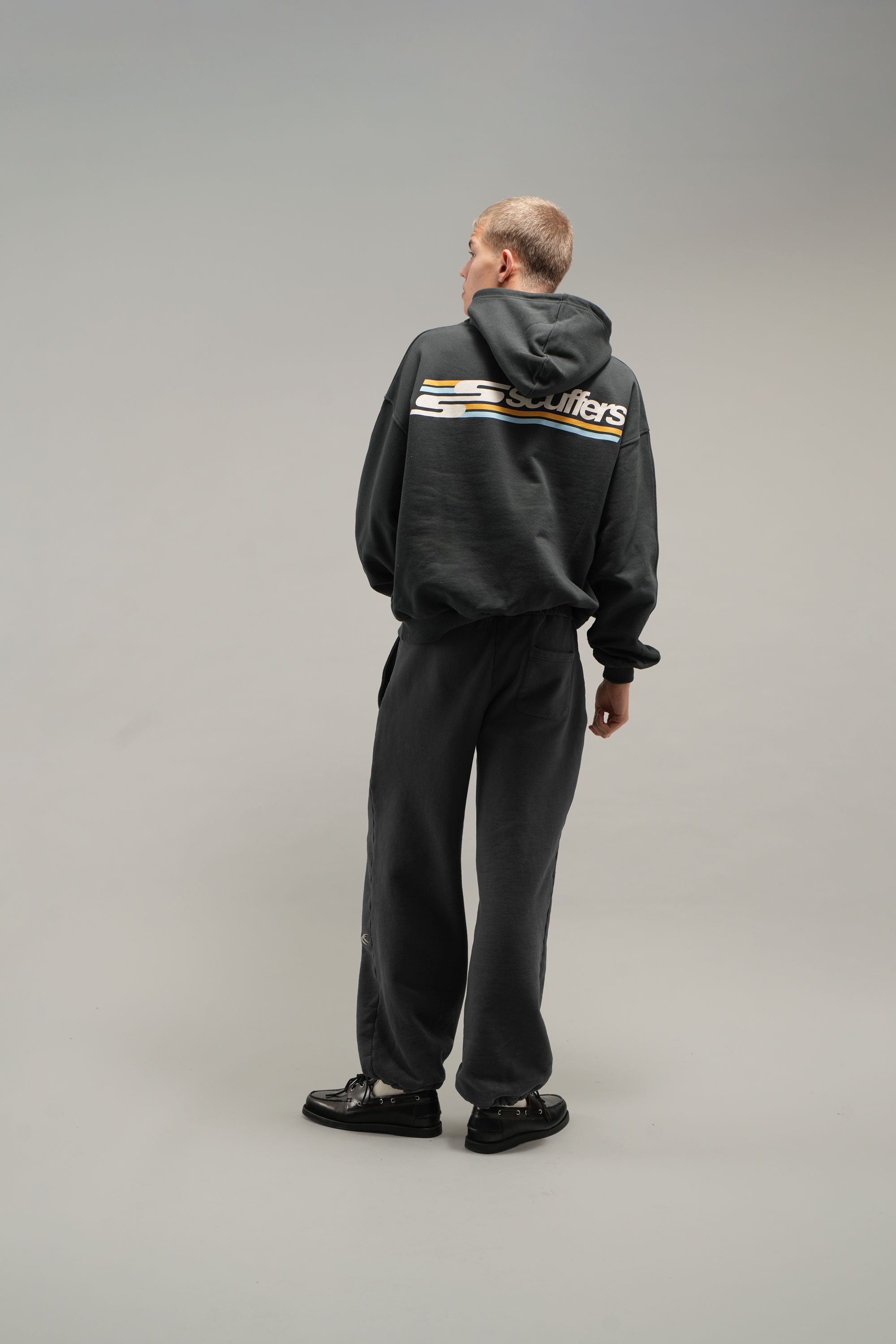 Sudadera oscura Pininfirina